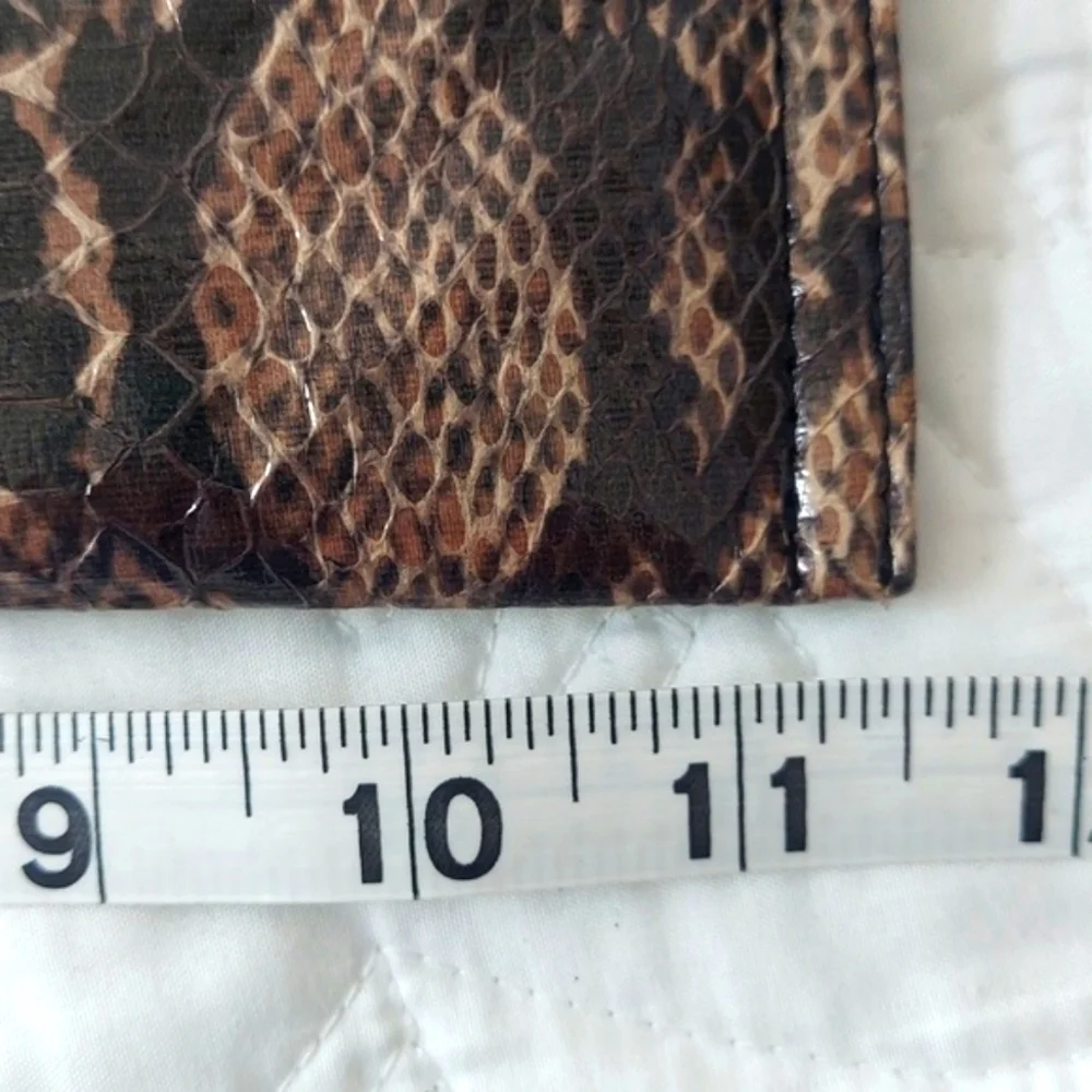 * BCB Generation Elegant Browns Snakeskin Envelope Style Clutch Purse, Like New